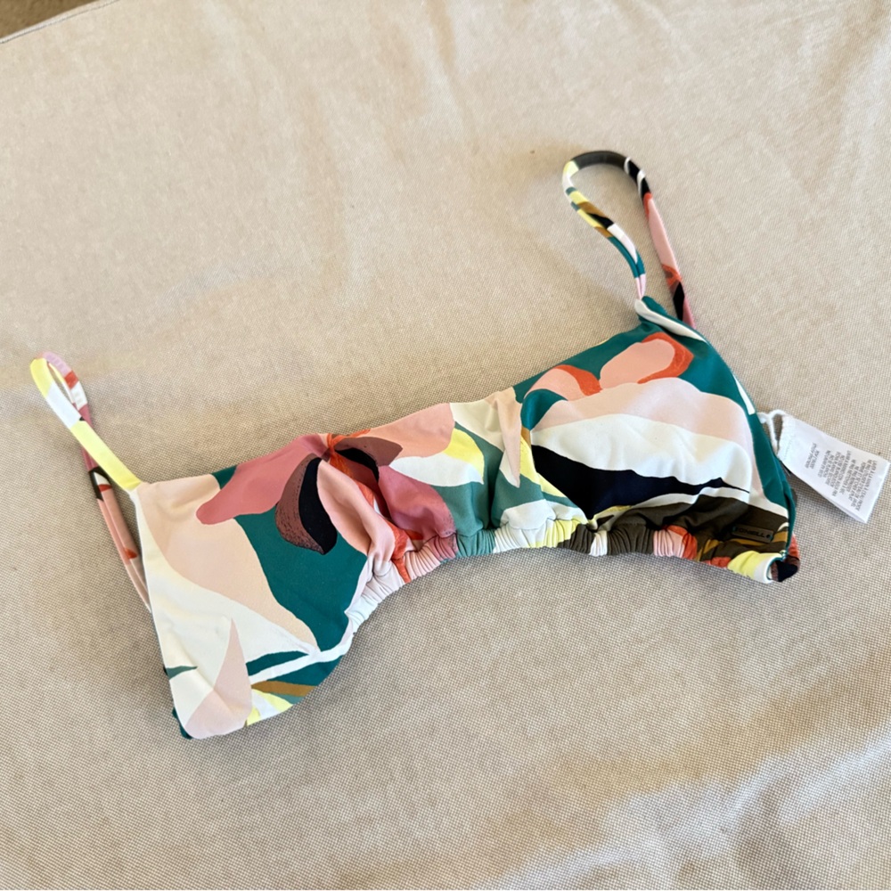 New O’Neill bikini top small